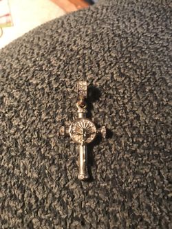 GOLD PLATED CROSS PENDANT