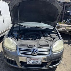 Parting Out 2009 Volkswagen Jetta 2.0 Parts