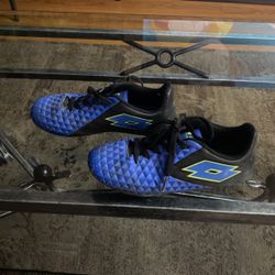 Soccer cleats