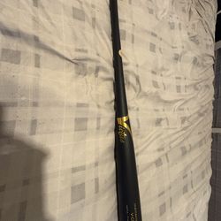 Victus Wood Bat