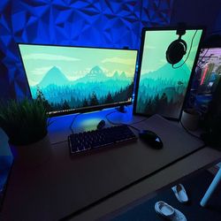 TRADE EVERYTHING FOR EMOTO CAN ADD CASH IF NEEDED. It’s a 30L omen gaming PC with a duck one two mini high end gaming keyboard with a gaming mouse and