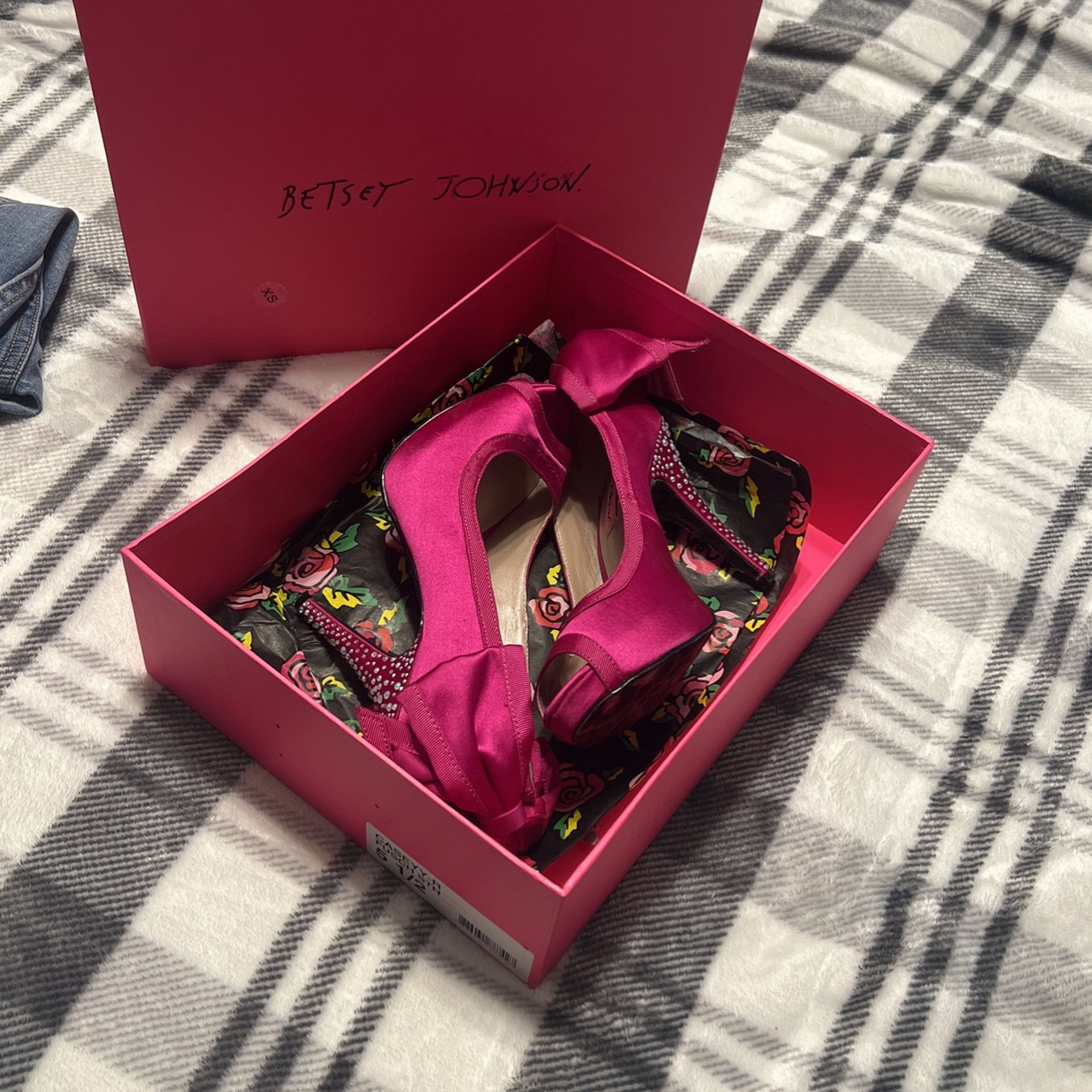 Betsy Johnson Peep Toe Heels Size 5.5!