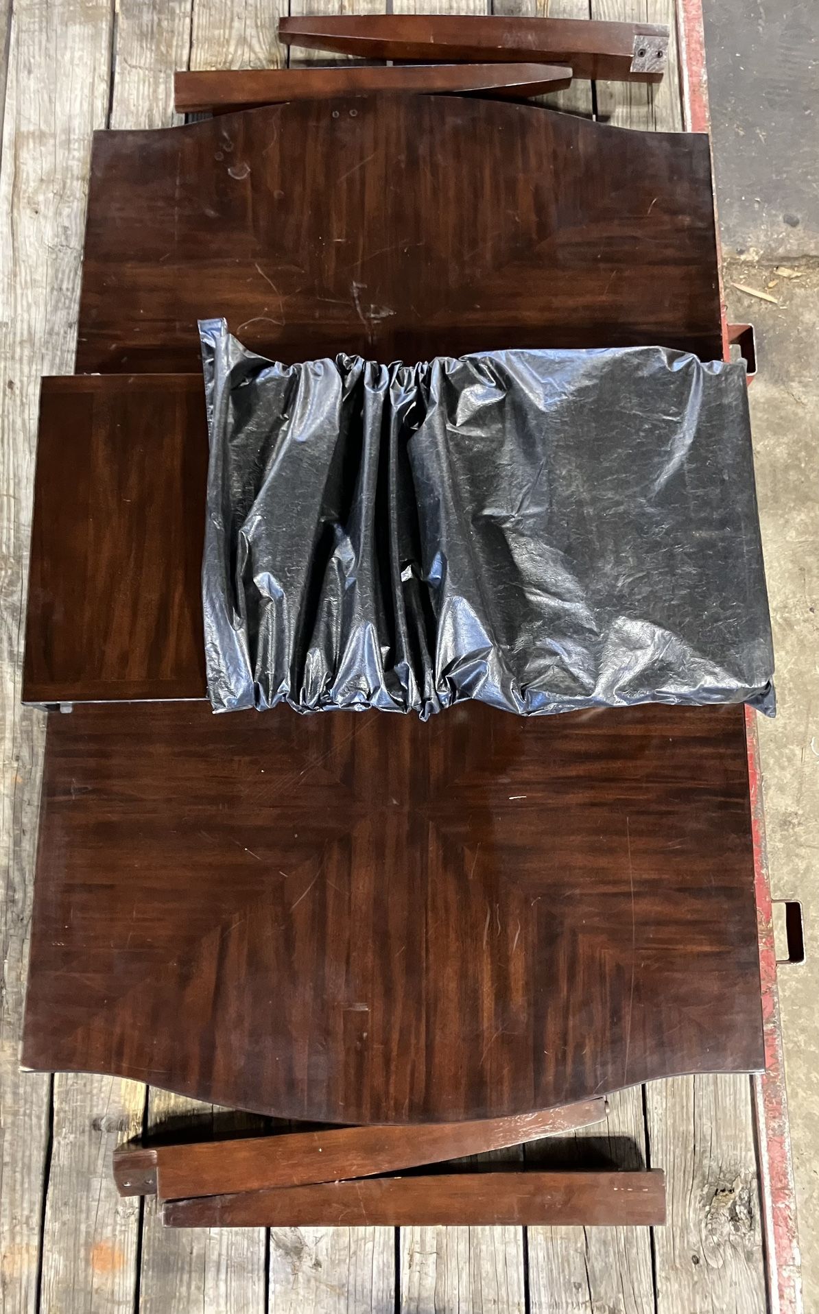 Dining Room Table w/extension
