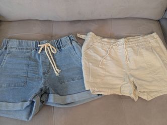 Ladies shorts, M