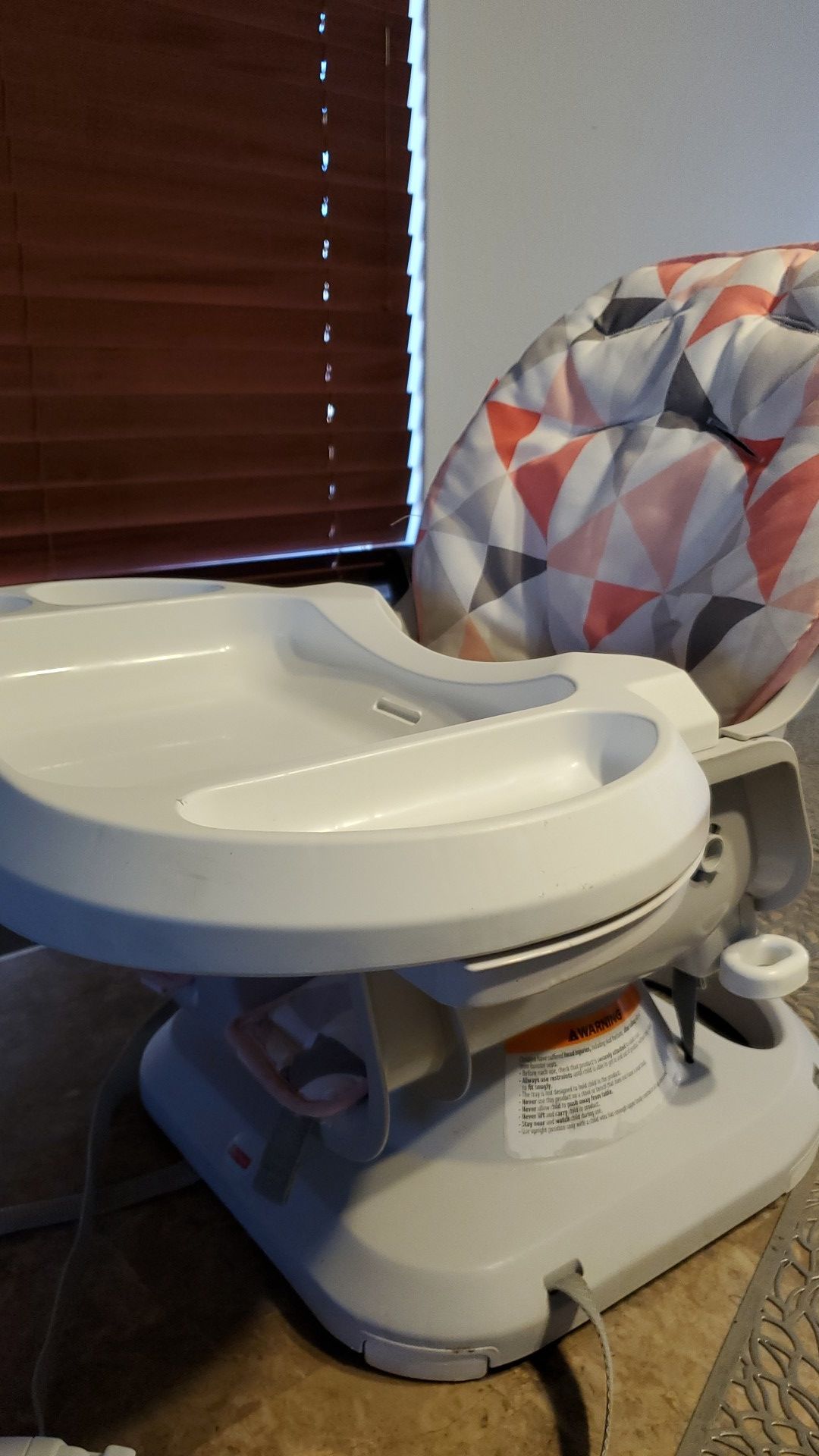 Baby or toddler feeding chair.