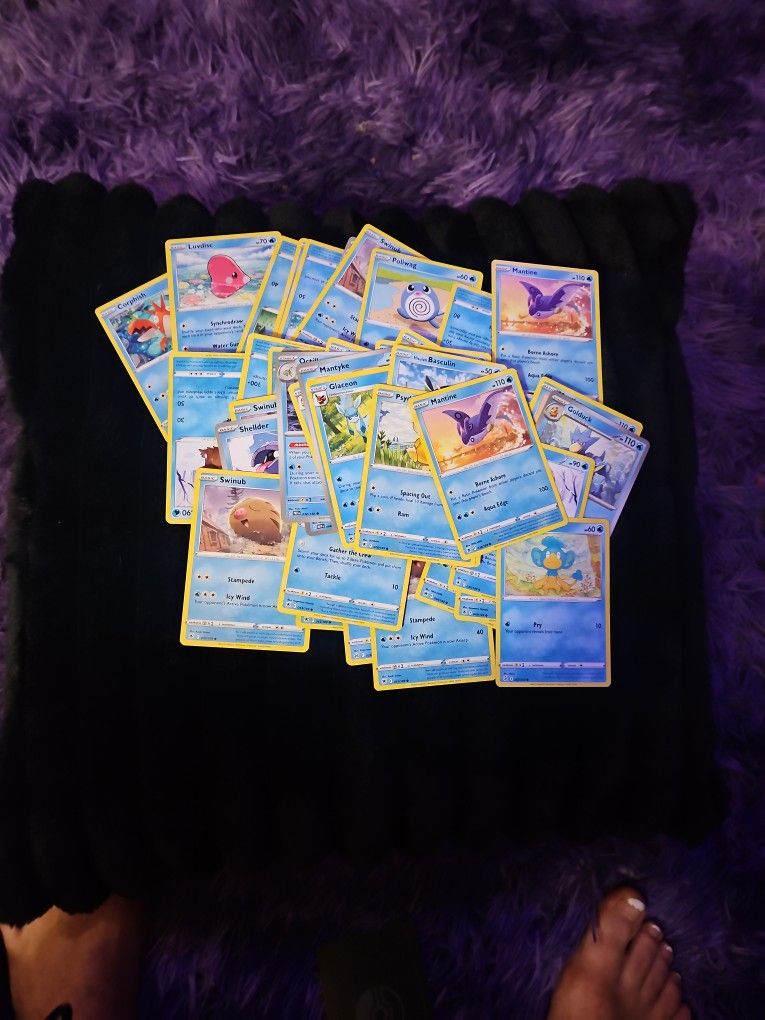 60 Pokemon Cards