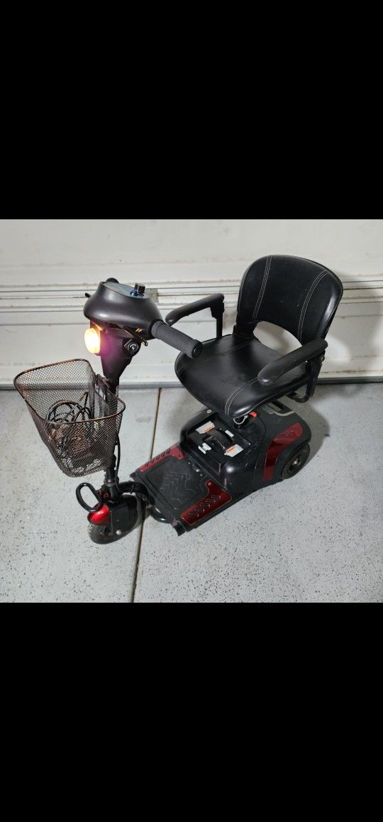 Phoenix 3 Wheel Mobility Scooter Comes Apart Great Working Condition 