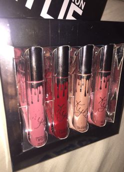 Holiday Edition Kylie