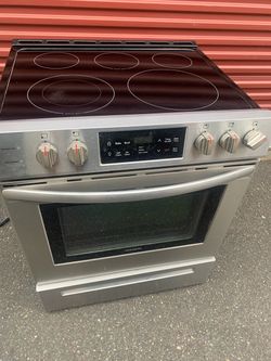 Frigidaire stainless steel glass top slide in electric stove