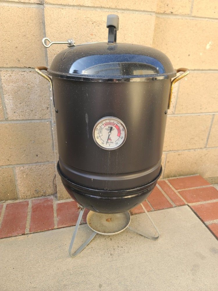 Mini Weber Smokey Mountain BBQ Smoker