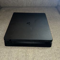 Ps4 With Controller+cords And Madden 23