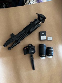 Nikon D3500 Combo kit includes 2 batteries with charger , 3 lenses, 2 tripods and carrying case