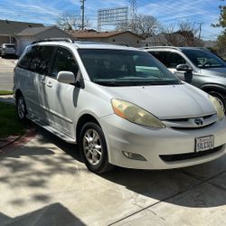 2006 Toyota Sienna XLE