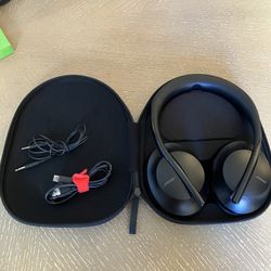 BLUETOOTH BOSE HEADPHONES: Bose NC700 Noise Cancelling Headphones LIKE NEW - LUXURY AUDIO ON THE GO
