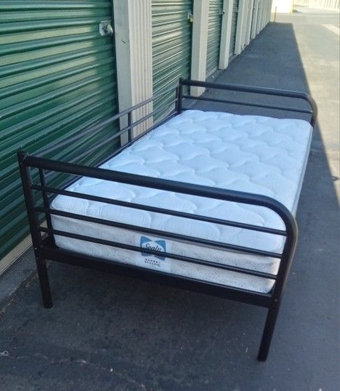 TWIN DAY BED FRAME WITH CLEAN MATTRESS 