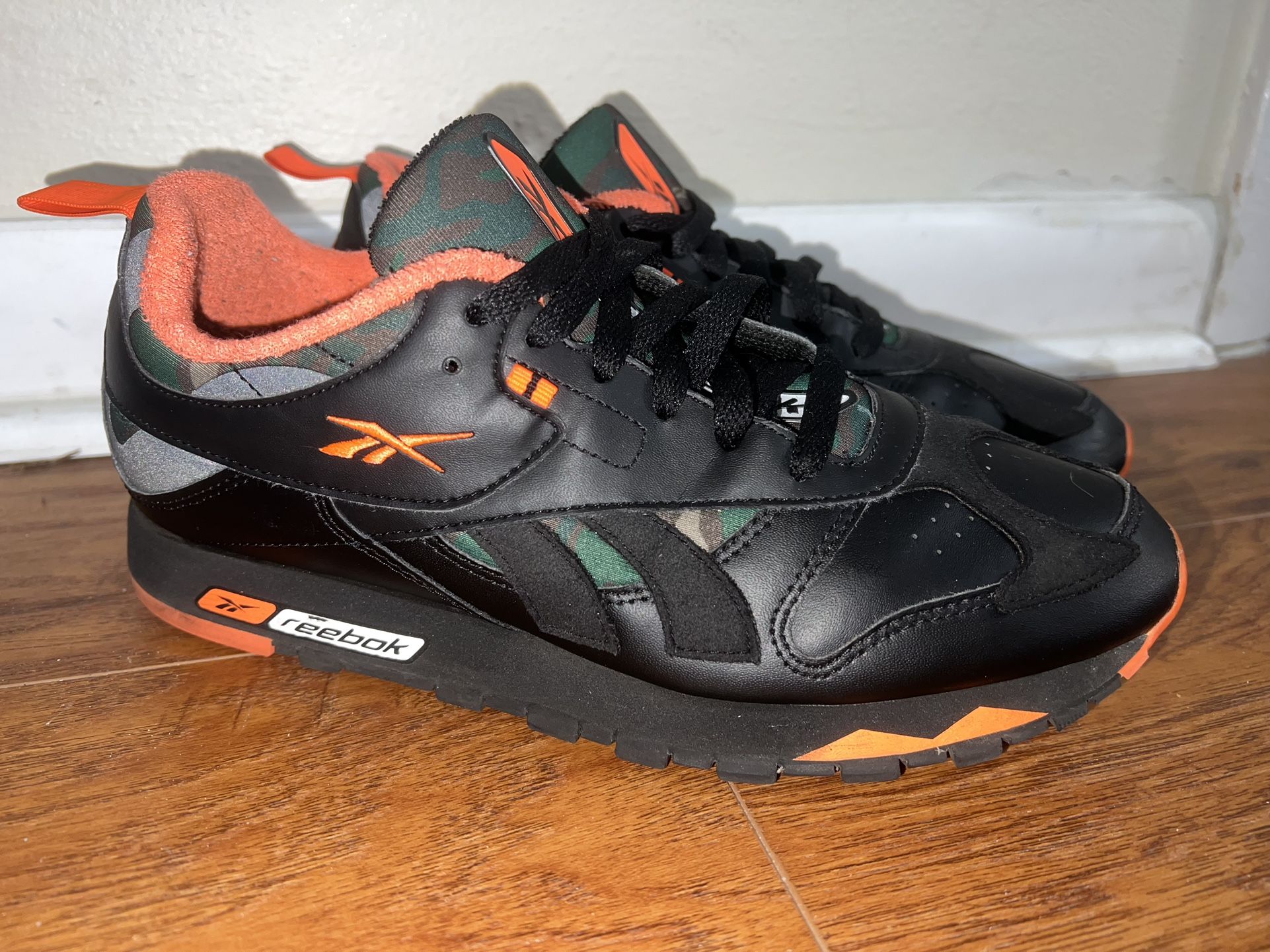 Reebok Shoes | Reebok Classic Leather Sneaker | Color: Black & Camouflage | Size: 8 | 