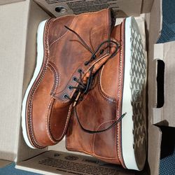 RED WING   BOOTS  SIZE.. #9 ...USED HONLY 1 TIME...