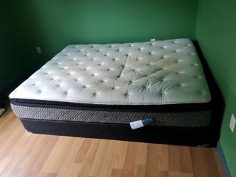 Sealy queen Mattress and Boxspring