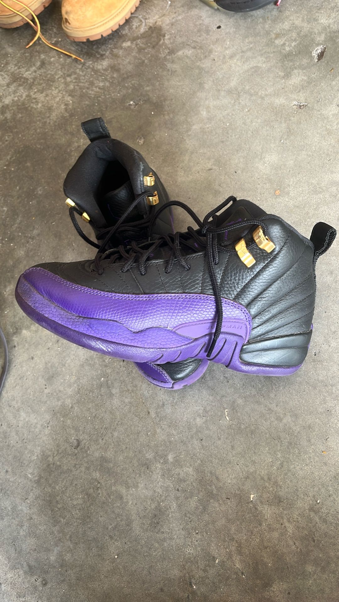 Men size 5.5 ONE PRICE