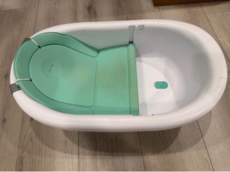 Frida Baby 4-in-1 grow with me bathtub