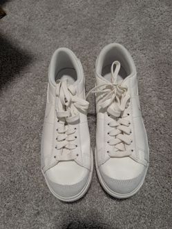 Women's Nike size 7.5 Brand New - Nike Women's Blazer Low Platform Sneakers