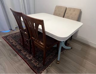 Dining room table + Chairs