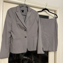 Ann Taylor Suit - Size 8