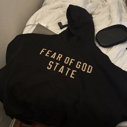 Fear Of God Black Fleece Hoodie size XL