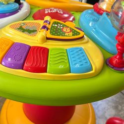 Centro Para Ninos Entertainment Center 