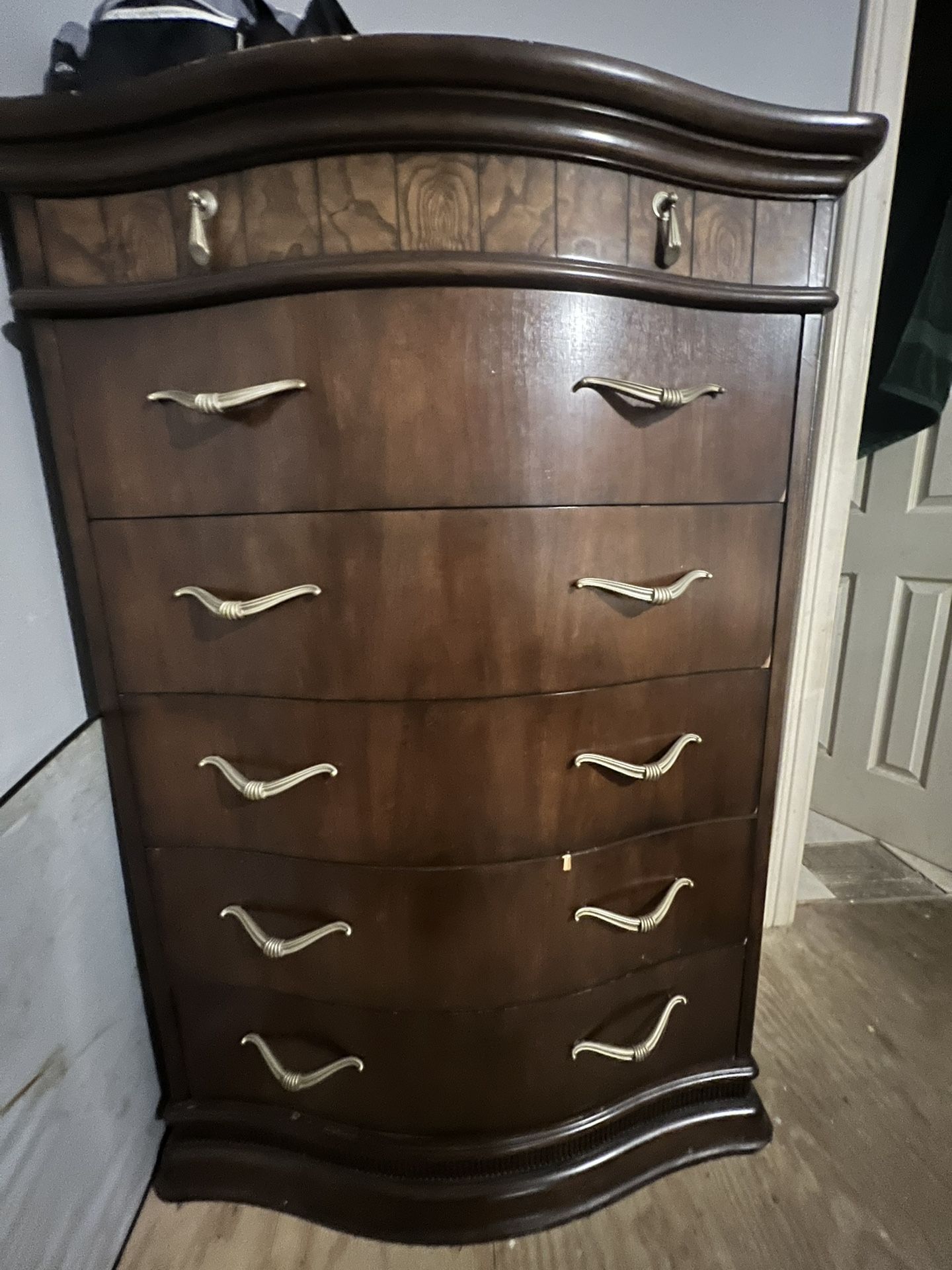 6 Drawer Dresser