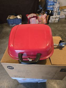 Portable tabletop gas/charcoal grill