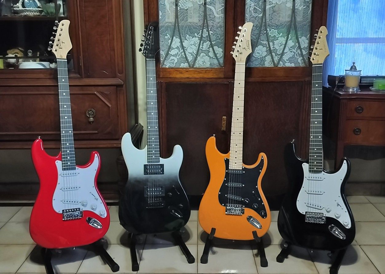 Brand New Electric Guitars With Soft Cases $120 Each Set 