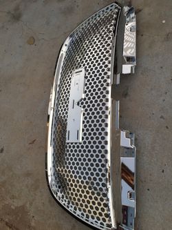 GMC 2015 XL grill