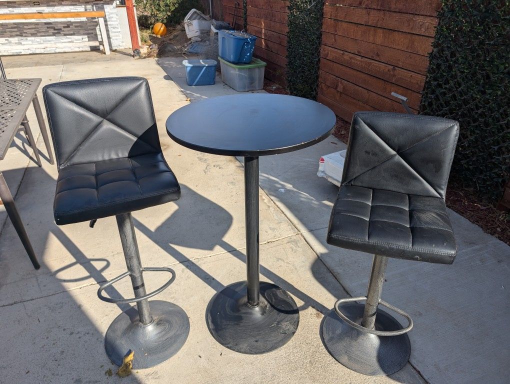 Bar Stool And Table