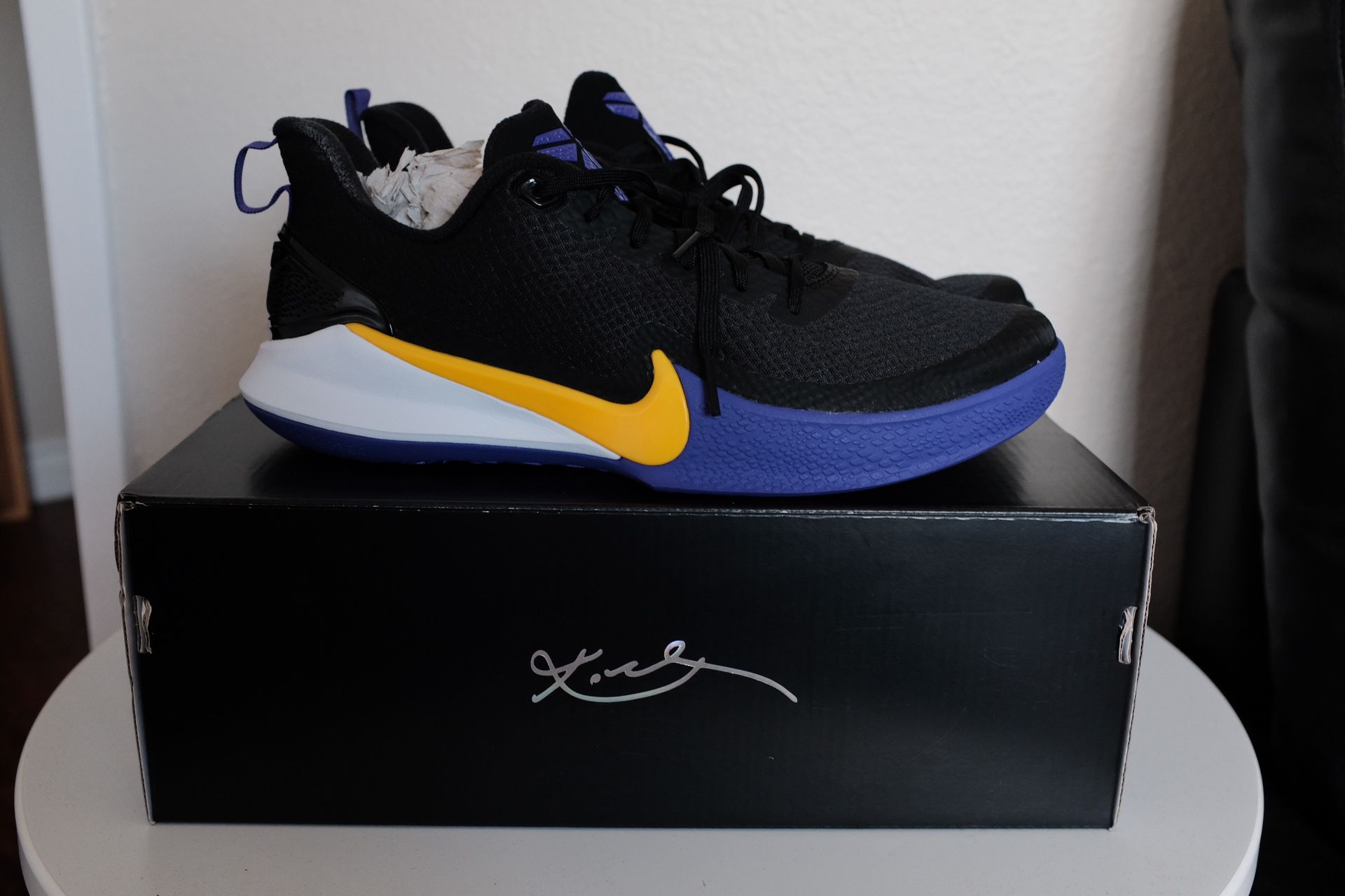 KOBE MAMBAS RARE LAKERS Colorway SIZE 9.5