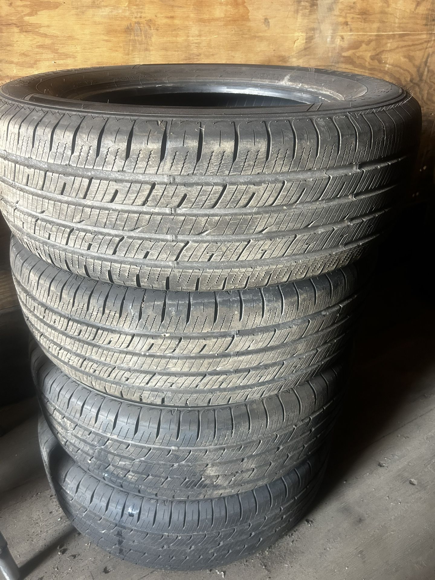 Whole Set Sumitomo 235 65 17 Excellent Conditions