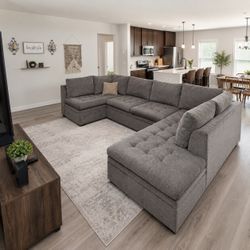 Couch Sectional | Rooms To Go XL Gray Sectional Sleeper Sofa 155” - Like New