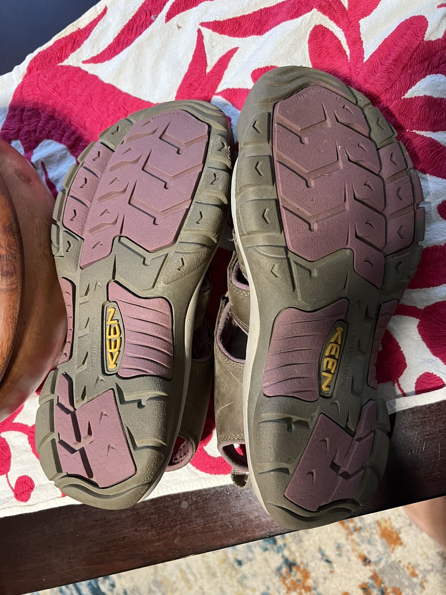Keen Sandals Size 9 Woman