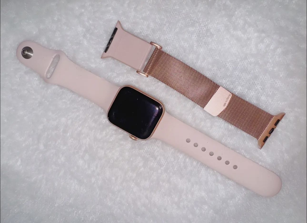 Rose Gold Apple Watch Series 44mm