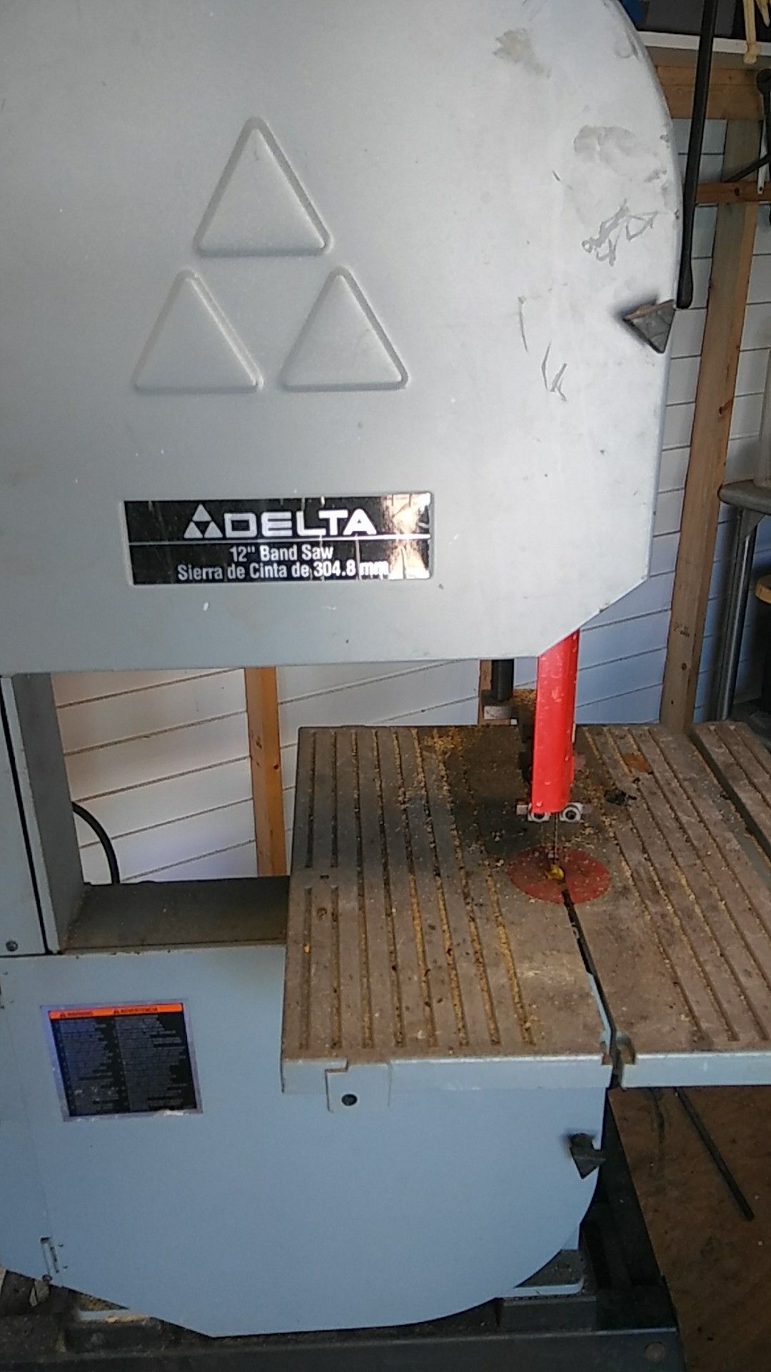 Delta 12 inch band saw Barely Used