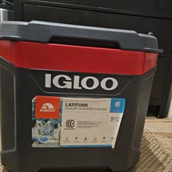 Igloo latitude 93 can 60 qt Rolling cooler
