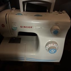 Singer Sewing Machine 