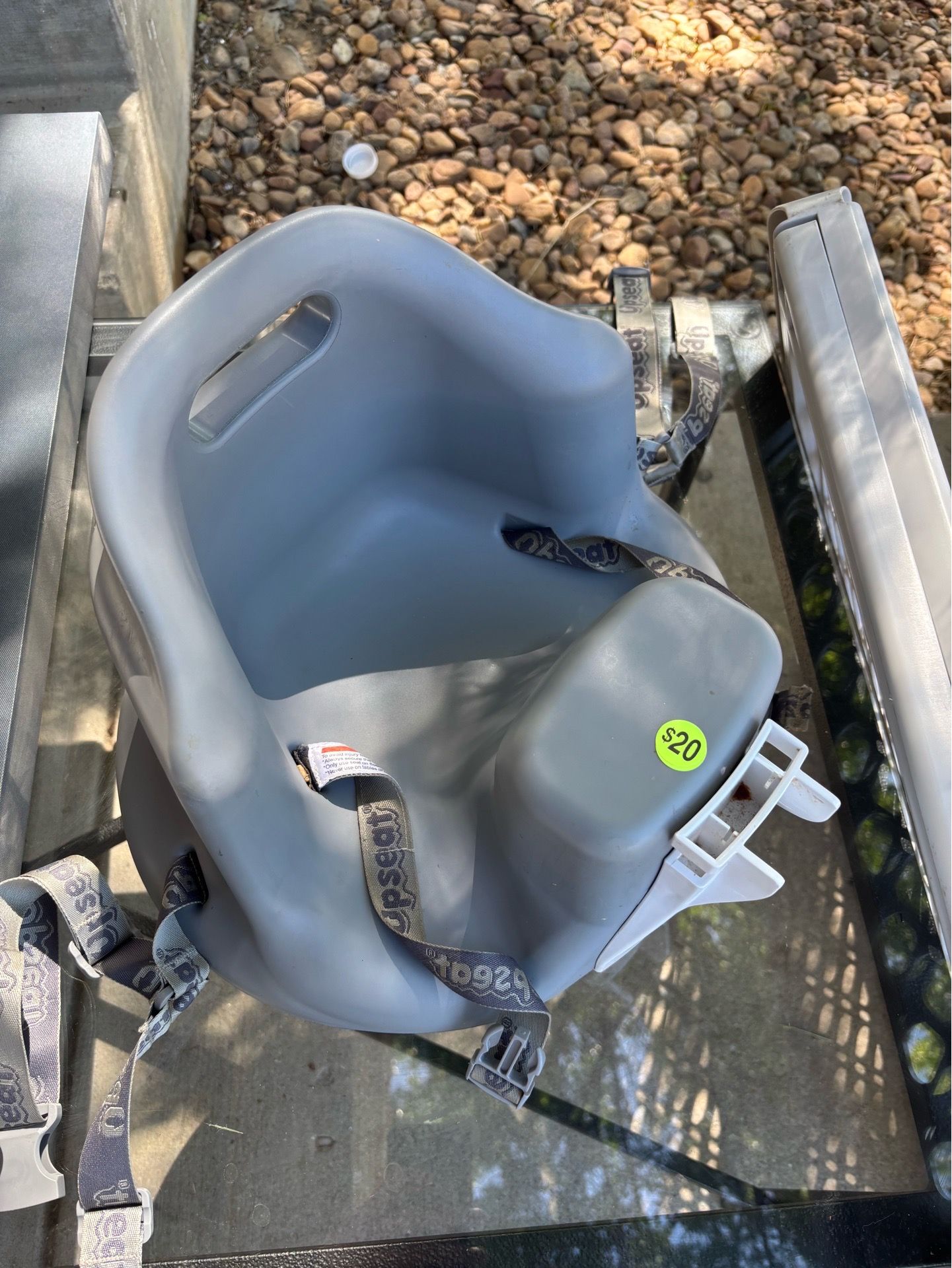 Baby booster seat