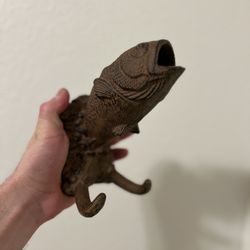 antique cast iron fish. clothes hanger. size 7-5.1/2