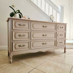 French Provincial 9-Drawer Dresser, Sideboard, server, TV stand, entryway table, accent table