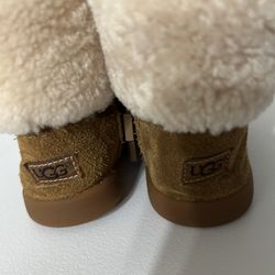 Toddler  Ugg Size 8