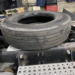 11R Steer tire