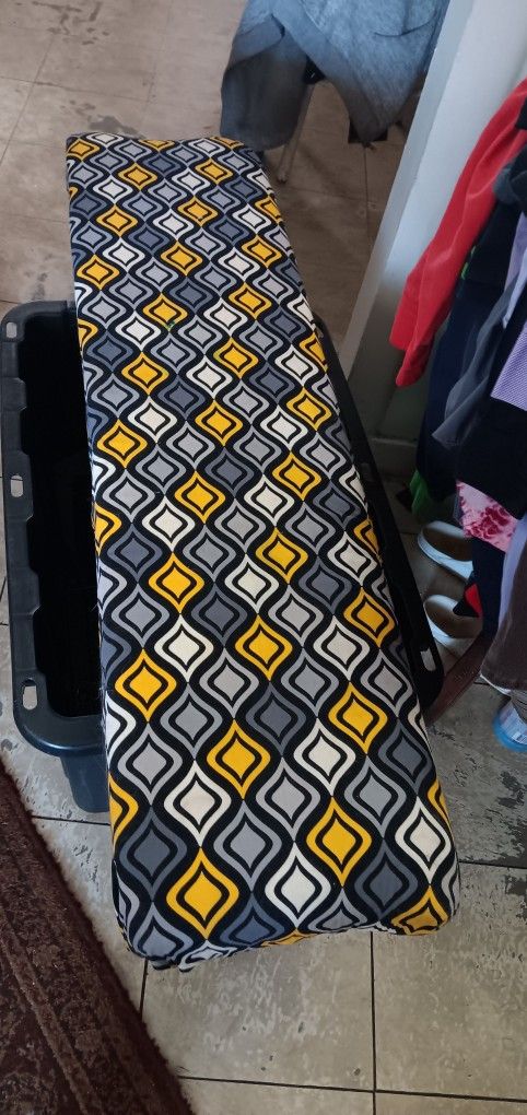 Portable Cushioned Bench Seat