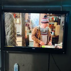 TV BIG not Smart Tv 48”
