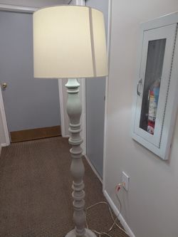 Tall lamp $15 wall clock $15 no counter offers 2601 Welsh Rd